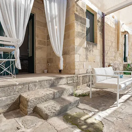 Masseria Torre Sant'andrea Bed and Breakfast 3*