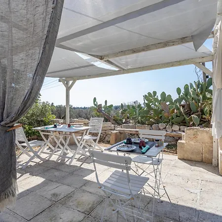 Masseria Torre Sant'andrea Bed & Breakfast