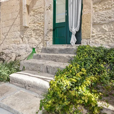 Masseria Torre Sant'andrea 3* メレンドゥーニョ