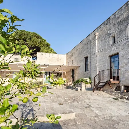 Masseria Torre Sant'andrea Bed & Breakfast 3*