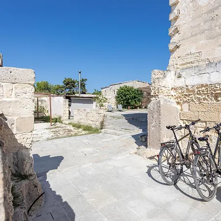 Masseria Torre Sant'andrea ベッド・アンド・ブレックファスト メレンドゥーニョ