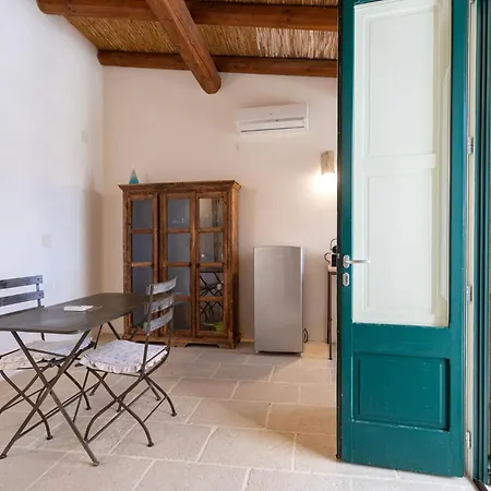 Masseria Torre Sant'andrea 3* メレンドゥーニョ