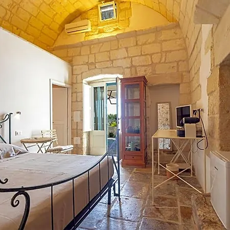 Bed & Breakfast Masseria Torre Sant'andrea 3*
