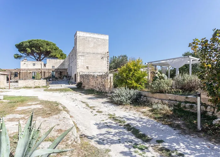 Masseria Torre Sant'andrea Bed & Breakfast 3*